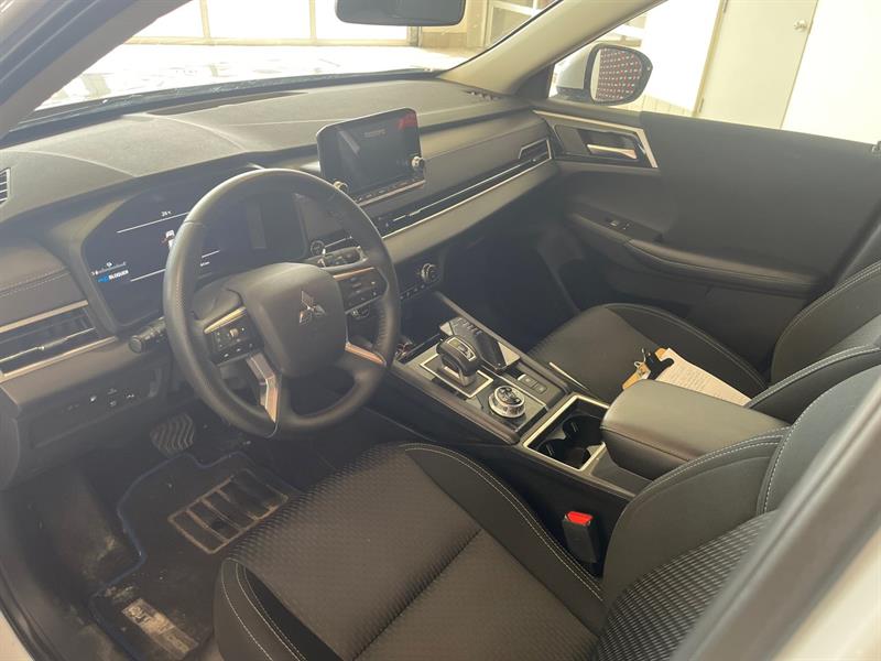 mitsubishi Outlander PHEV 2023 - 12