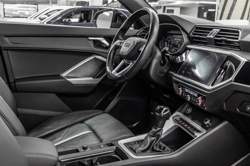 audi Q3 2022 - 36