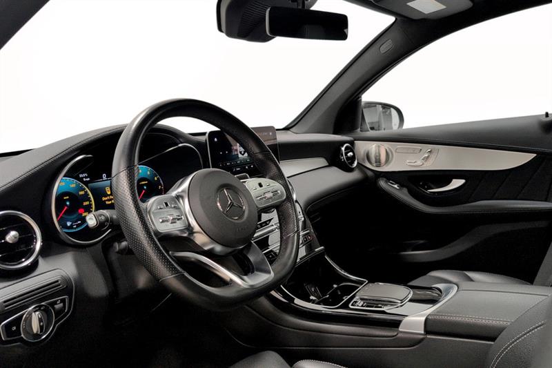 mercedes-benz GLC300 2023 - 6