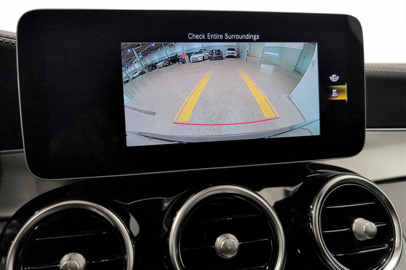 mercedes-benz GLC300 2023 - 9