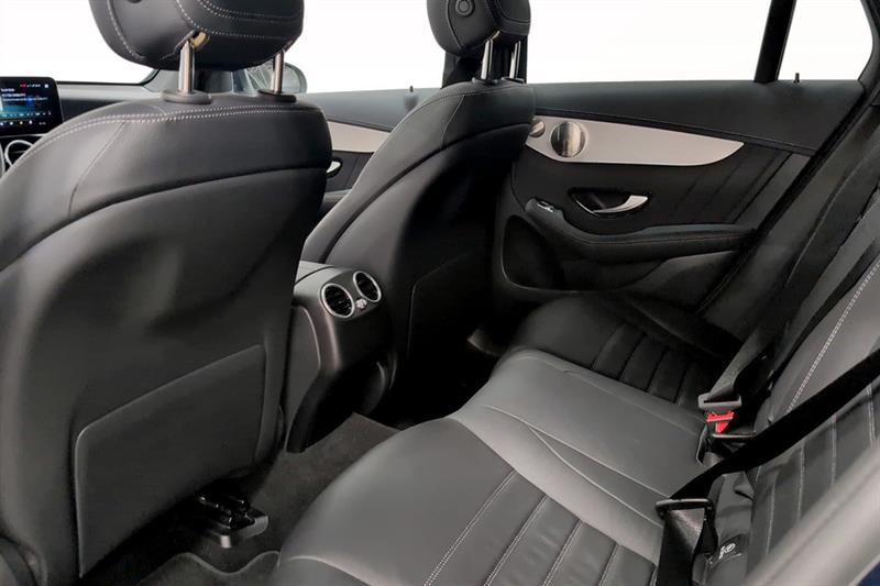 mercedes-benz GLC300 2023 - 12