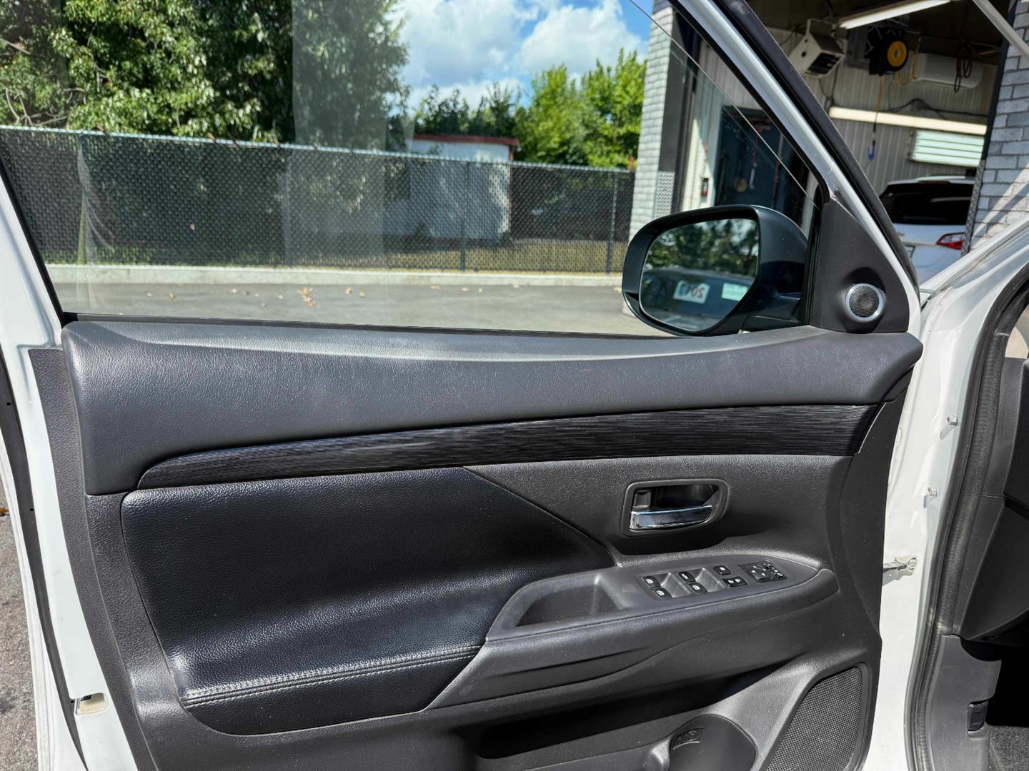 mitsubishi Outlander 2016 - 25