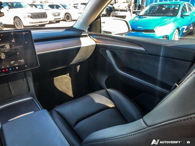 tesla Model Y 2023 - 24