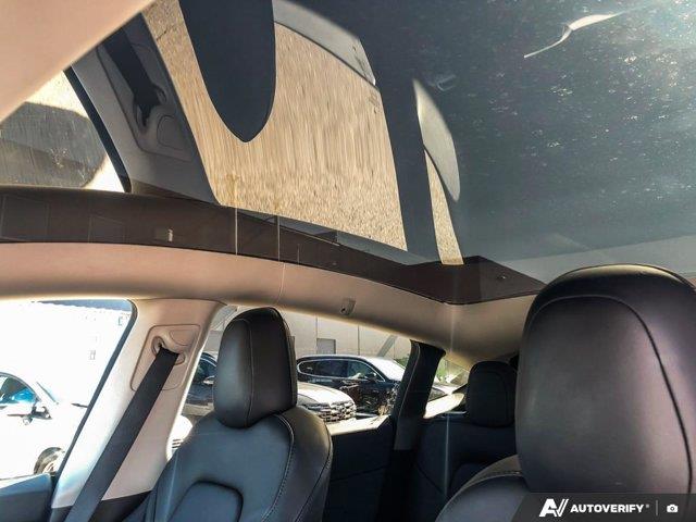tesla Model Y 2023 - 25