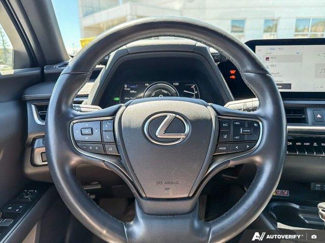 lexus UX 2023 - 16