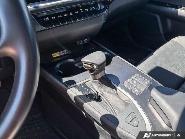 lexus UX 2023 - 20