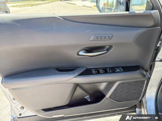 lexus UX 2023 - 21