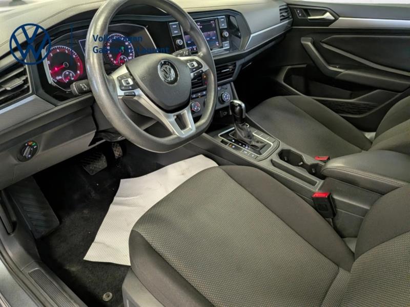 volkswagen Jetta 2019 - 16
