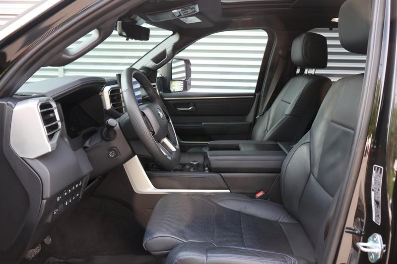 toyota Sequoia 2025 - 16