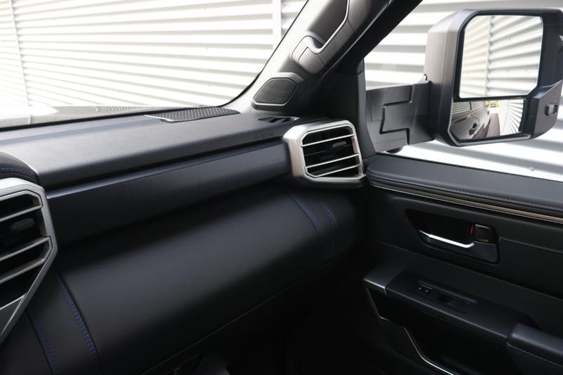 toyota Sequoia 2025 - 26