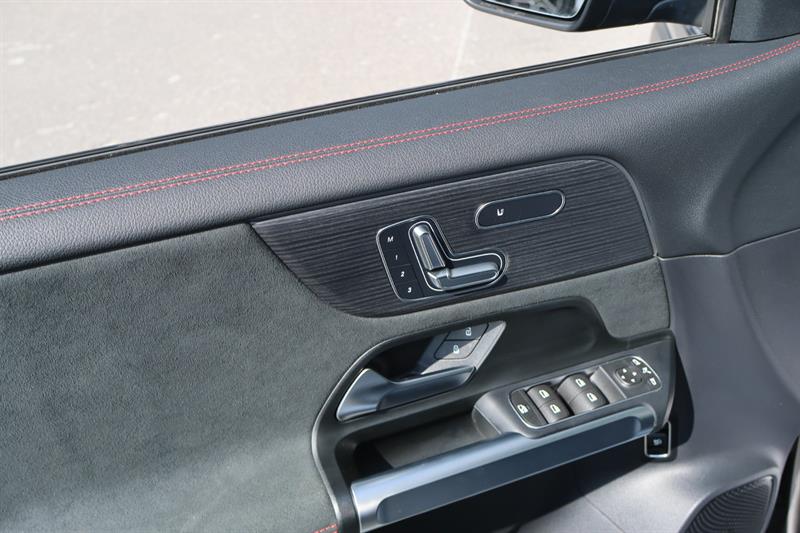 mercedes-benz EQB 2024 - 11