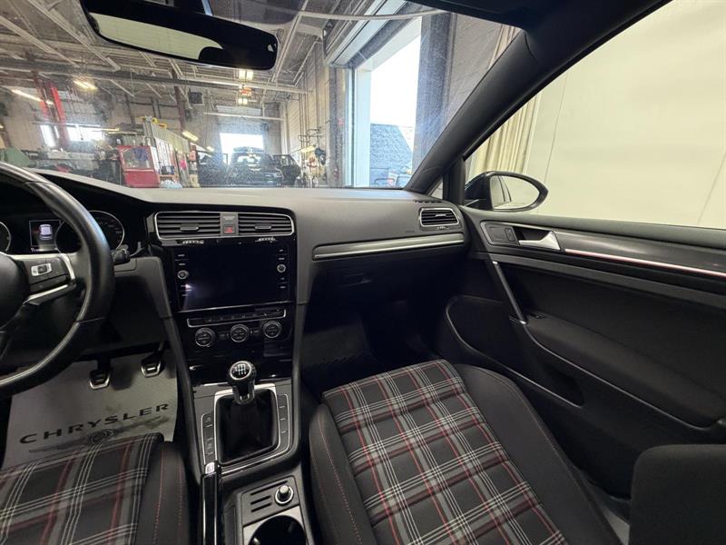 volkswagen GTI 2018 - 17