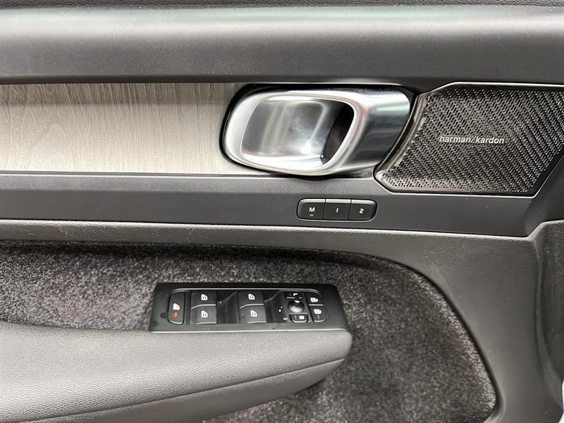 volvo XC40 2023 - 25