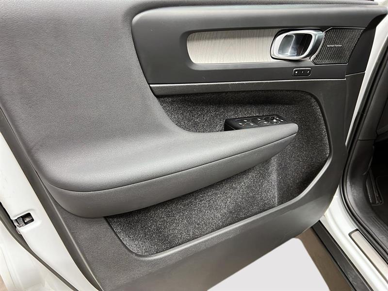 volvo XC40 2023 - 26