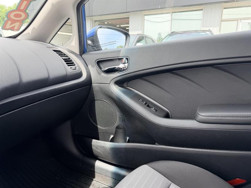 kia Forte 2015 - 24