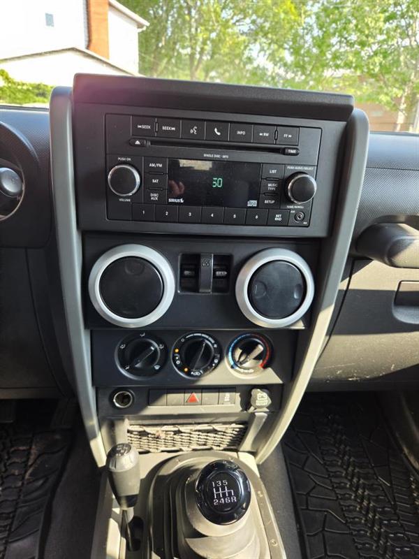 jeep Wrangler 2010 - 16