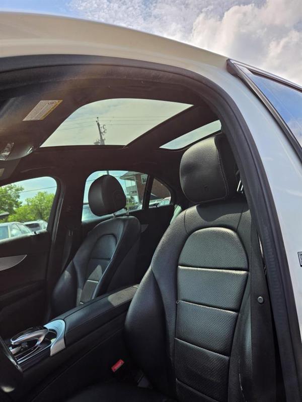 mercedes-benz C 300 2018 - 16