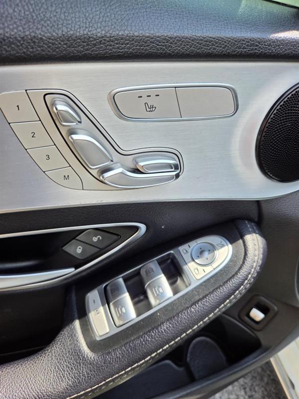 mercedes-benz C 300 2018 - 17