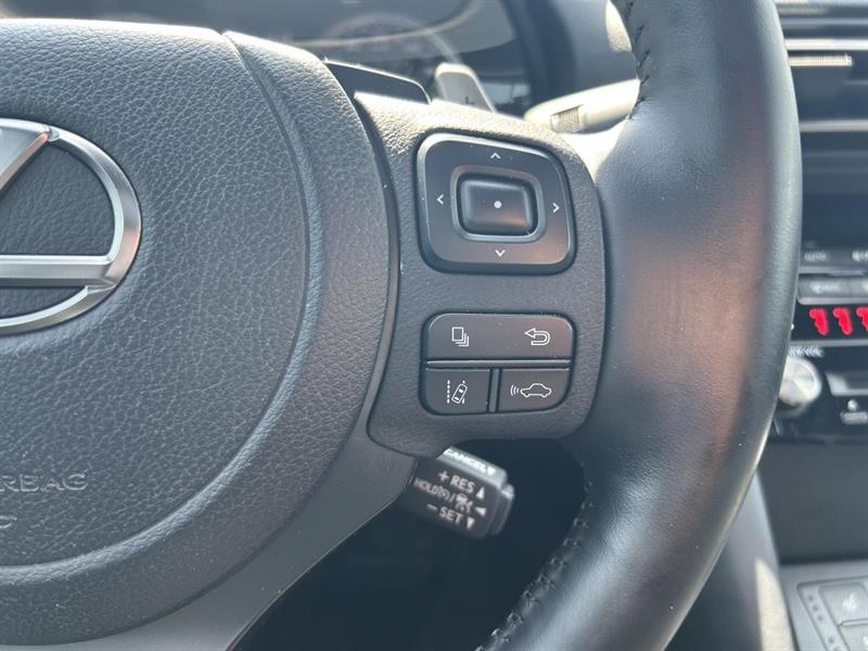 lexus IS 300 2021 - 19