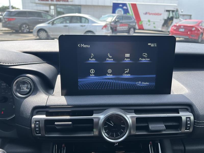 lexus IS 300 2021 - 27