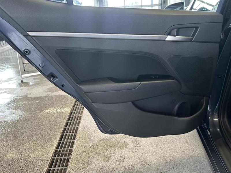 hyundai Elantra 2020 - 16