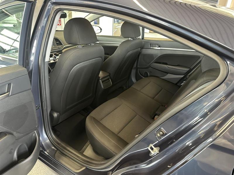hyundai Elantra 2020 - 17