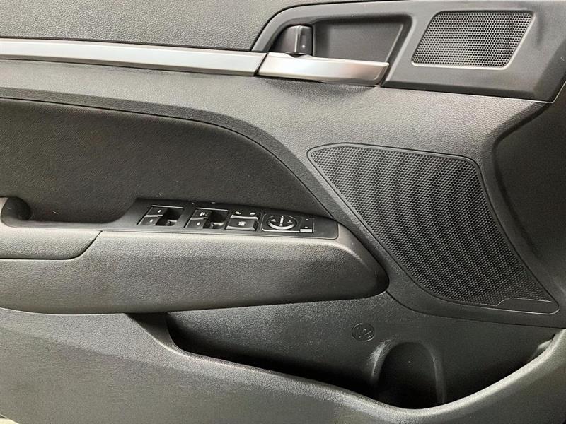 hyundai Elantra 2020 - 13