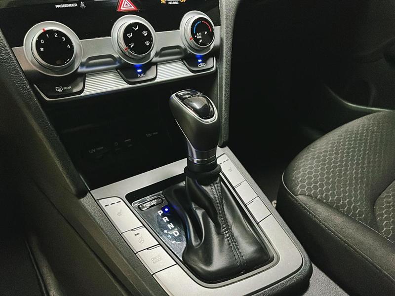hyundai Elantra 2020 - 17