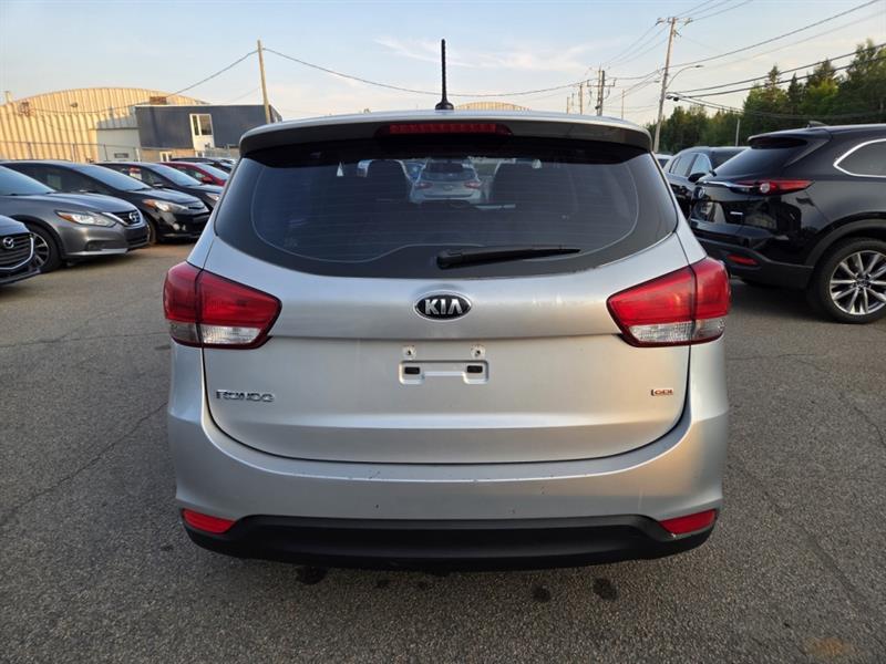 kia Rondo 2015 - 6