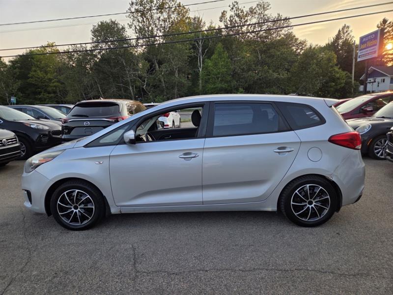 kia Rondo 2015 - 8