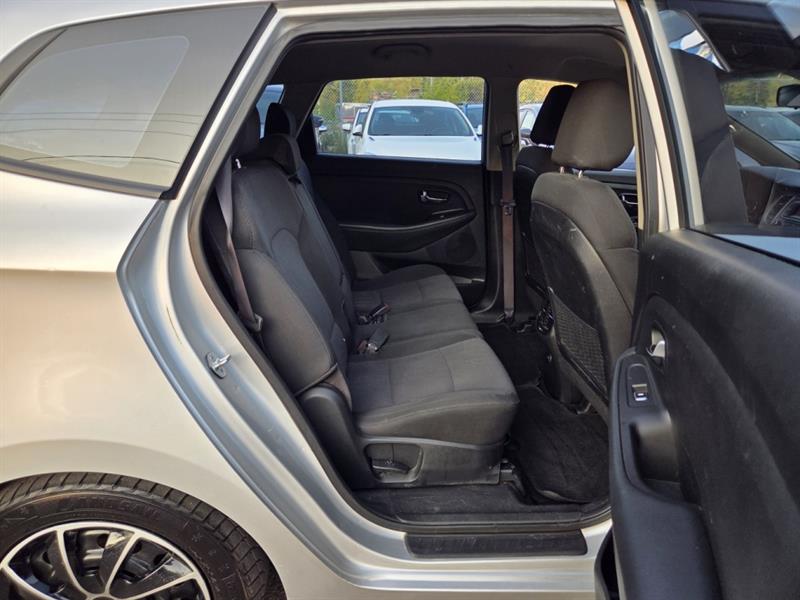 kia Rondo 2015 - 16