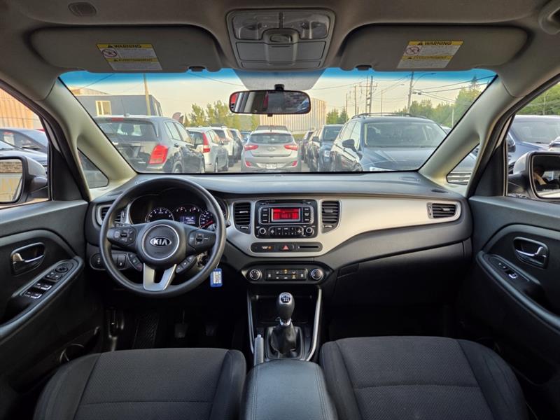 kia Rondo 2015 - 30
