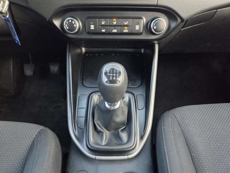 kia Rondo 2015 - 31