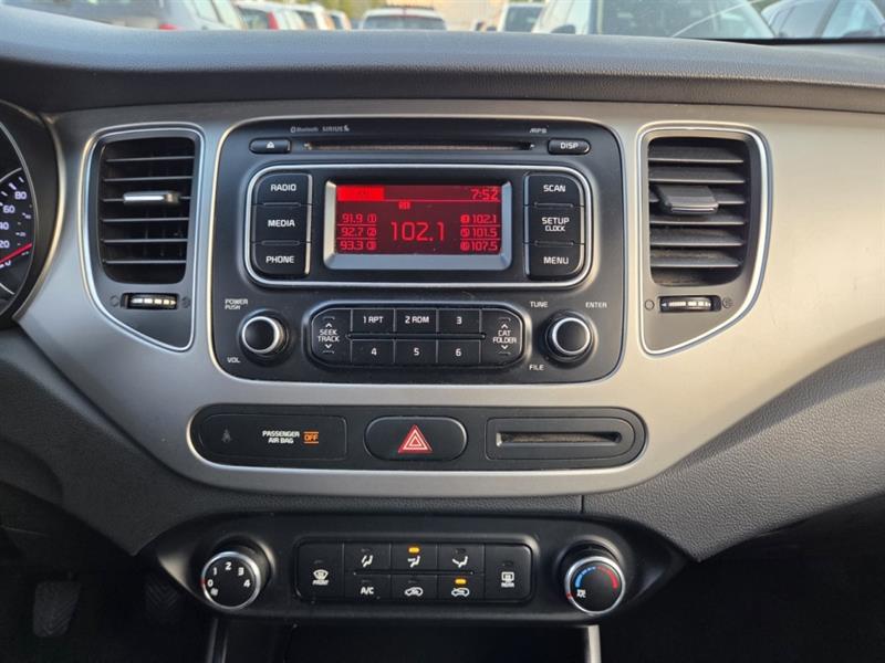 kia Rondo 2015 - 32