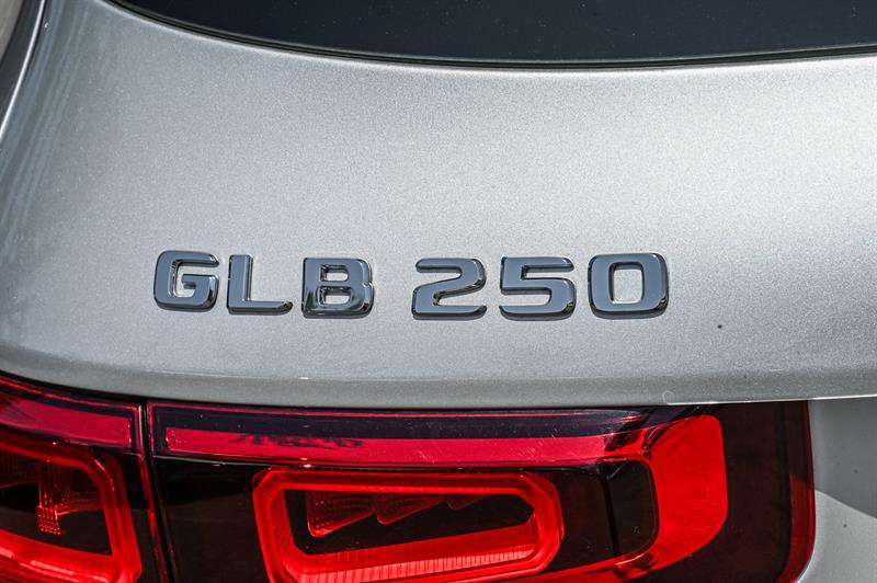 mercedes-benz GLB250 2022 - 14