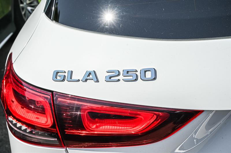mercedes-benz GLA250 2023 - 10