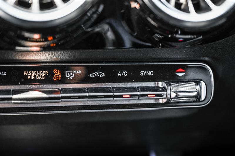 mercedes-benz GLA250 2023 - 22