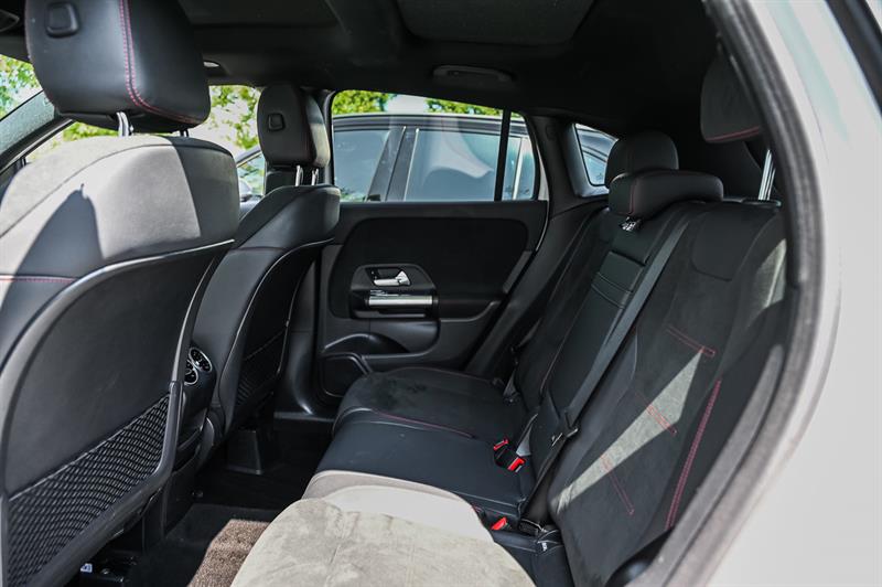 mercedes-benz GLA250 2023 - 23