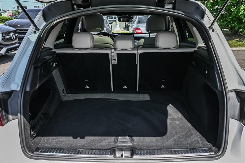 mercedes-benz GLC300 2020 - 16