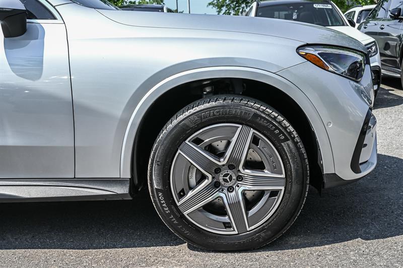 mercedes-benz GLC300 2023 - 10