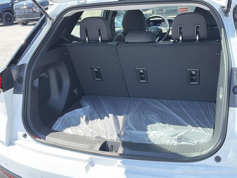 chevrolet Bolt 2027 - 31