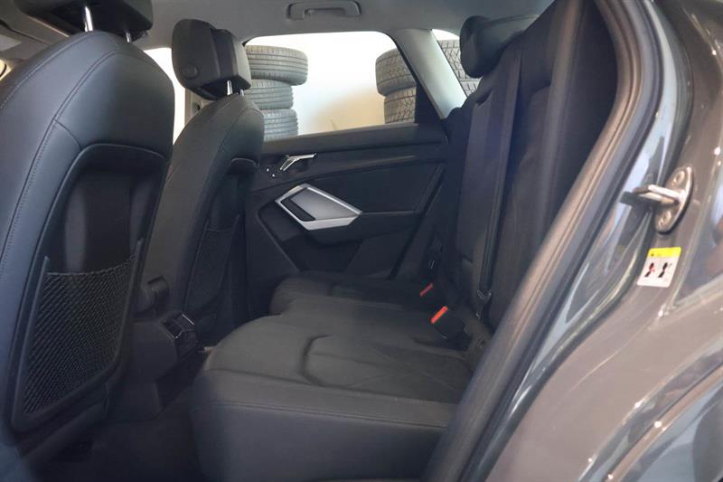 audi Q3 2020 - 27