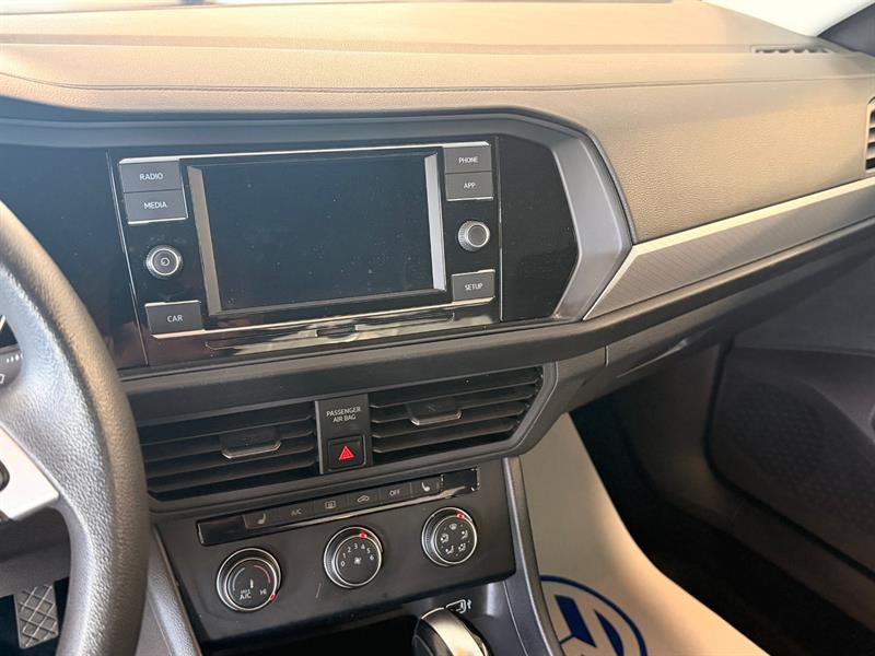 volkswagen Jetta 2019 - 14