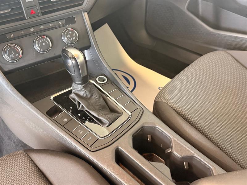 volkswagen Jetta 2019 - 15