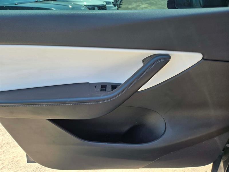 tesla Model Y 2022 - 4