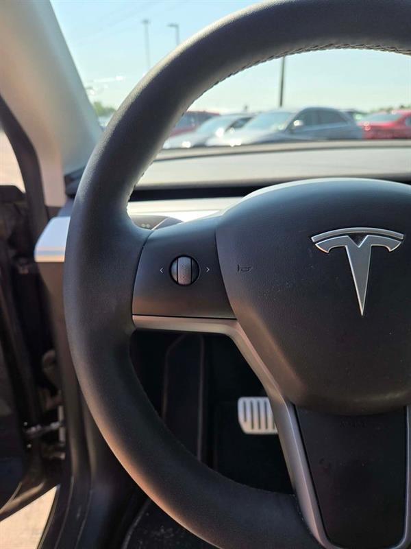tesla Model Y 2022 - 18