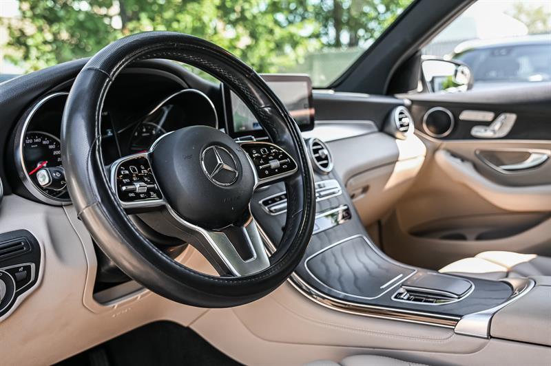 mercedes-benz GLC300 2020 - 18