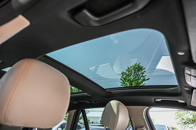 mercedes-benz GLC300 2020 - 32