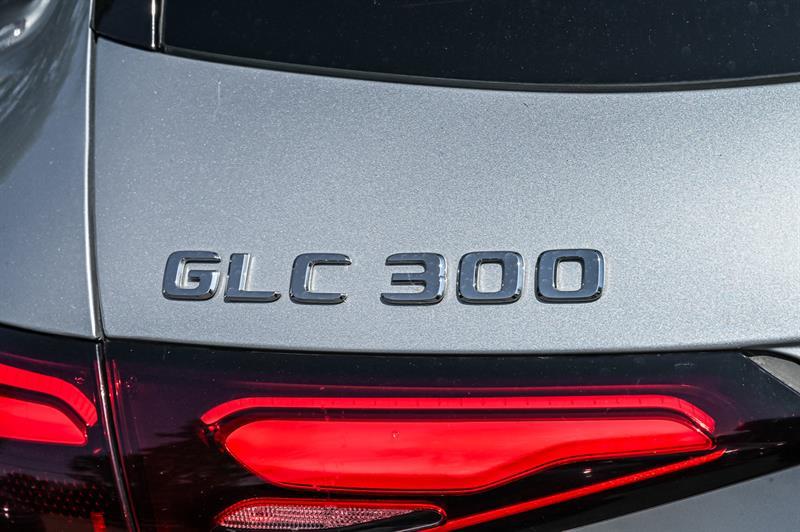 mercedes-benz GLC300 2023 - 12