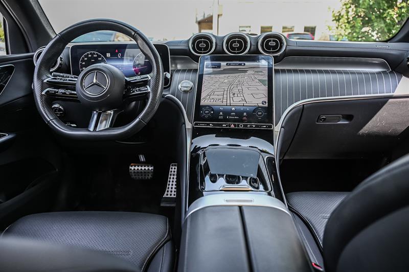 mercedes-benz GLC300 2023 - 27